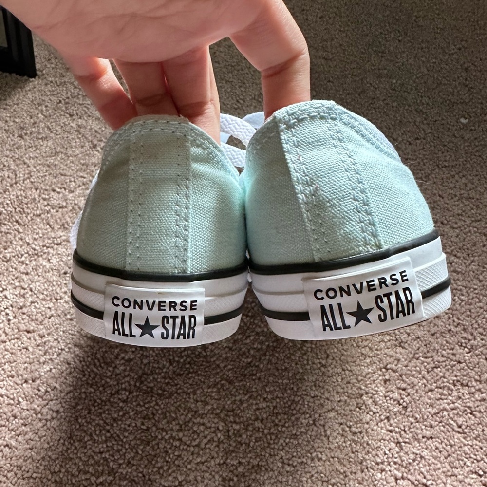 Brand new! Low top light green converse💚